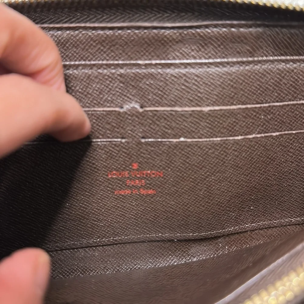 Louis Vuitton priced defect